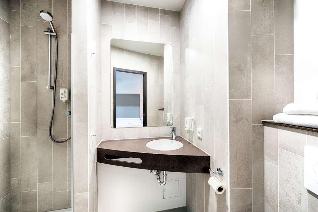 B&B Hotel Stuttgart-Neckarhafen Quarto foto